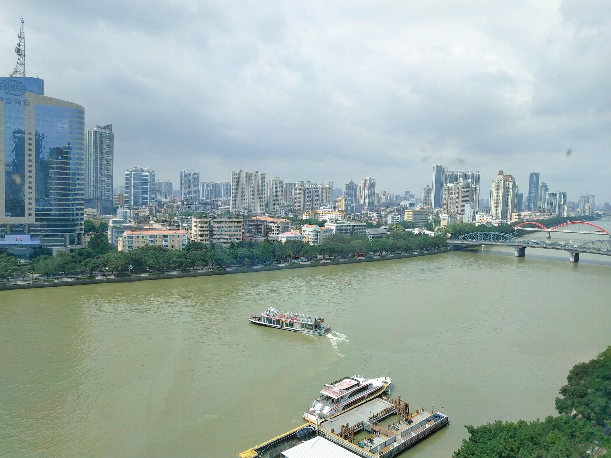 Howard Johnson Riverview Hotel Guangzhou Exterior photo